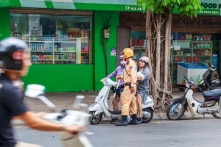 Từ ngày 1/3, người vi phạm giao thông ở Hà Nội có thể nộp phạt từ xa