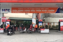 Giá xăng lên gần ngưỡng 24.000 đồng một lít từ 15h ngày 13/3