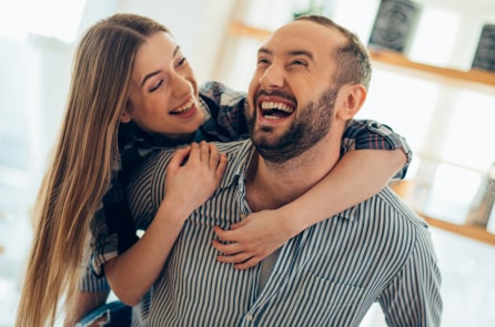 Cười sảng khoái – liều thuốc giải độc mạnh mẽ trong khó khăn