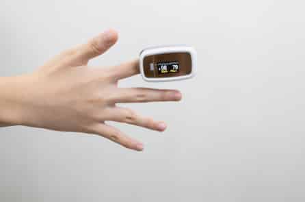Máy đo nồng độ oxy trong máu bị ngừng bán trực tuyến tại Anh
