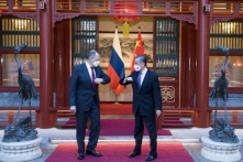Trung Quốc ca ngợi Nga trong việc “ngăn chặn khủng hoảng nhân đạo” ở Ukraine