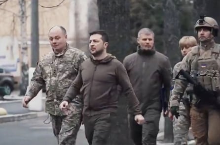 Ukraine giành lại quyền kiểm soát toàn bộ Kyiv; quân Nga chuyển về phía đông