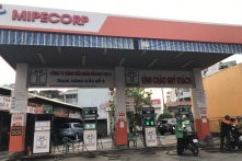 Giá xăng dầu tăng lần thứ 6 liên tiếp, RON95 gần chạm 27.000 đồng/lít