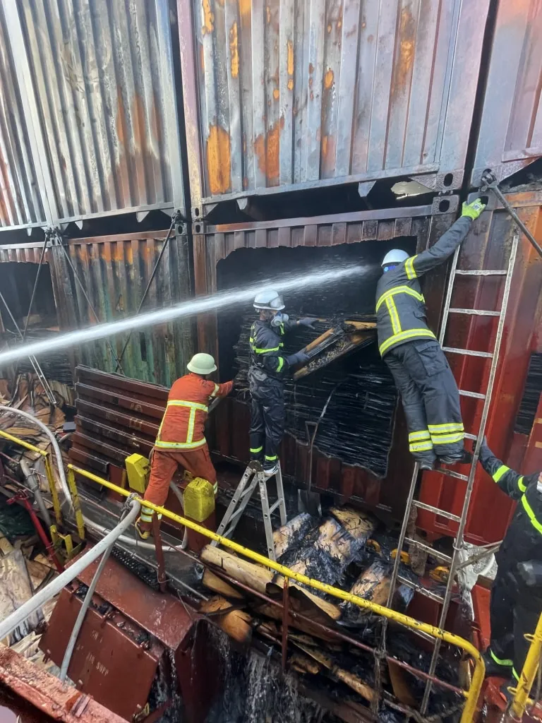 chay tau cho container vung tau 1