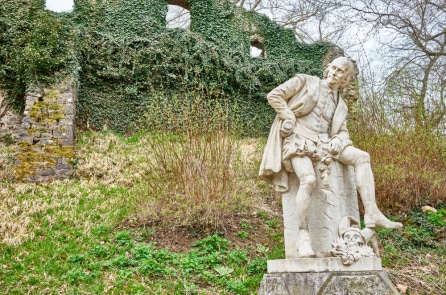 Suy ngẫm về những lời dạy vượt thời gian của đại thi hào Shakespeare