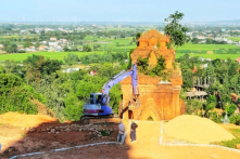 Bình Định: Thu hồi văn bản ‘truy tìm cán bộ bảo tàng’ cung cấp hình ảnh tu bổ Tháp Bánh Ít
