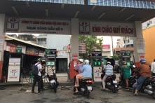 Sau hơn 3 tháng ‘leo thang’, giá xăng dầu lần đầu tiên giảm từ 560-1.670 đồng/lít
