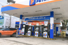 Bộ Tài chính đề xuất giữ nguyên mức thuế BVMT xăng dầu sang năm 2023