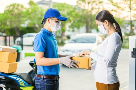 Nỗi khổ của nghề giao hàng ở Nhật Bản trong thời kỳ đại dịch