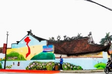 Di tích cấp quốc gia thời hậu Lê tại Hải Dương bị biến thành ‘con đường bích họa’