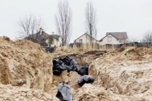 Cảnh sát Kyiv: Hai ngôi mộ tập thể chứa thi thể dân thường được tìm thấy ở Bucha