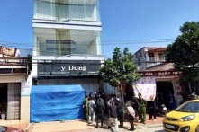 Người dân bị chấn thương sọ não sau khi về phường: CA nói ‘tự đập đầu vào cạnh bàn’