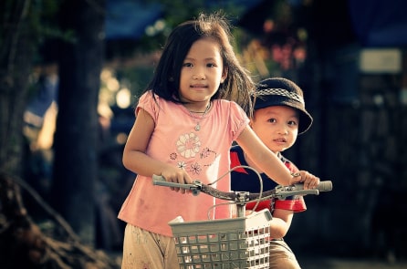 “Bạn làm con đau vì bạn thích con thôi” – Lời an ủi mang đến hậu quả khôn lường của cha mẹ
