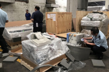 Vụ buôn lậu máy móc, thiết bị 217 tỷ đồng: Truy tố 2 cựu công an TP.HCM