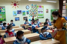 Hà Nội: Học sinh từ lớp 1 đến lớp 6 trở lại trường học từ ngày 6/4