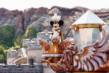 Disney mất 34 tỷ USD vốn hóa từ khi phản đối đạo luật giới tính của Florida