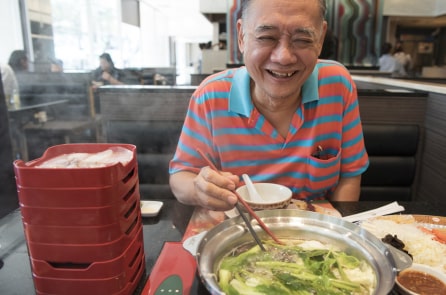 Sau 15 năm, “hòn đảo già” ở Nhật cuối cùng cũng có nhà hàng đầu tiên