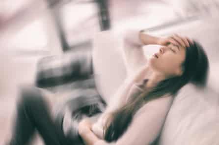 Cảnh giác với 3 biểu hiện tắc nghẽn mạch máu não ở người trẻ