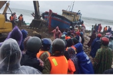 Mưa lớn bất thường ở miền Trung: 2 người chết, hơn 200 ghe thuyền bị chìm