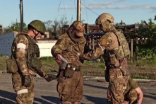 Reuters: Nga tuyên bố có thêm gần 700 binh sĩ Ukraine tại Mariupol đầu hàng
