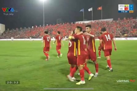 Thắng U23 Myanmar 1-0, U23 Việt Nam vươn lên đứng đầu bảng A