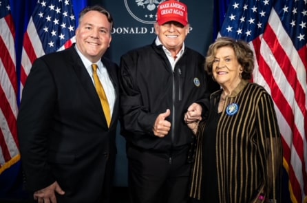 Ứng viên quốc hội được ông Trump ủng hộ thắng bầu cử sơ bộ tại Tây Virginia
