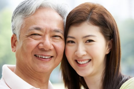 Cô gái bán công ty, dành thời gian đưa cha nuôi đi du lịch để báo hiếu ông