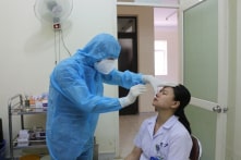 Sơn La: 3 gói thầu mua kit test COVID-19 giá đắt hơn nhiều địa phương khác