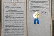 Thượng viện New York thông qua Nghị quyết kỷ niệm Ngày Pháp Luân Đại Pháp Thế giới