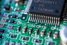 Đài Loan đột kích 10 công ty TQ bị tình nghi săn trộm nhân tài chip