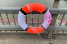 Phao cứu sinh trên 3 cây cầu ở Hà Nội không bị mất cắp, mà do tịch thu