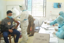 Điện Biên bị thúc tiêm 51.000 liều vắc-xin COVID-19 bị tồn, nguy cơ quá hạn