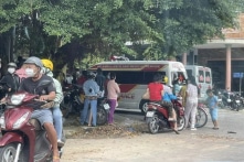 6 người lớn, trẻ nhỏ chết trong căn nhà đóng kín cửa: Máy phát điện vẫn nổ