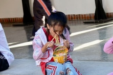 Ủy ban châu Âu kiểm soát chất Ethylene Oxide trong mì ăn liền, thanh long từ Việt Nam