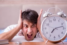 Đừng chủ quan! Những vật phẩm này cấm kỵ để đầu giường