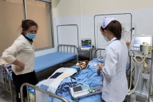 Lâm Đồng: Bé gái 2 tuổi nghi bị bạo hành đến dập phổi, chấn thương sọ não