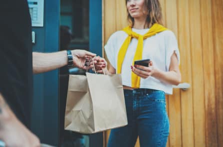 Nhờ đặt đồ ăn qua app, người phụ nữ được giải cứu sau 5 tiếng bị giam giữ