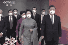 Ông Tập Cận Bình và phu nhân đến Hồng Kông bằng đường sắt cao tốc