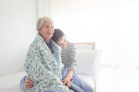 Cụ bà hỏi đường người lạ, ai ngờ đó lại là con gái thất lạc 24 năm