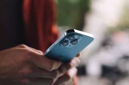 Bộ trưởng Nga cấm nhân viên dùng iPhone trong công việc