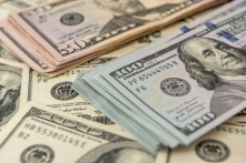 Giá USD trên thị trường tự do vượt ngưỡng hơn 24.000 đồng một USD