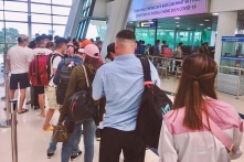 Người Việt và Công ty làm tour châu Âu bị ảnh hưởng vì mẫu hộ chiếu mới