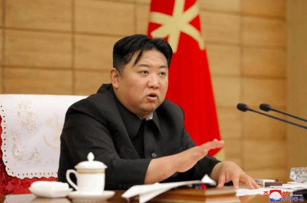 Bối cảnh bất ổn gia tăng, ông Kim Jong-un đang “thừa nước đục thả câu”?