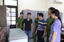 Vụ siết cổ bé trai 3 tuổi rồi nhốt vào tủ cấp đông: Nghi phạm khai gì?