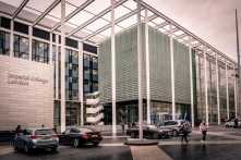 Đại học Hoàng gia London đóng cửa 2 trung tâm nghiên cứu lớn do Trung Quốc tài trợ