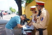 Hà Nội cấm lãnh đạo, công chức ‘xin’ cho người vi phạm giao thông