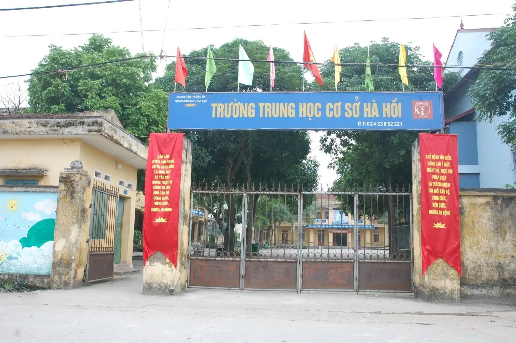 ha noi them nam sinh lop 9 bi ban hoc danh chan thuong so nao