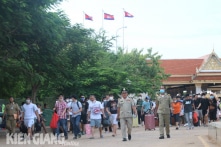 Kiên Giang tiếp nhận 226 công dân Việt Nam từ Campuchia về nước