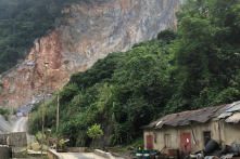 Rơi từ vách đá hơn 60m, công nhân mỏ đá ở Hòa Bình tử vong