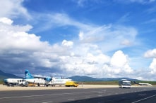 Thêm 5 sân bay dừng hoạt động do bão Noru